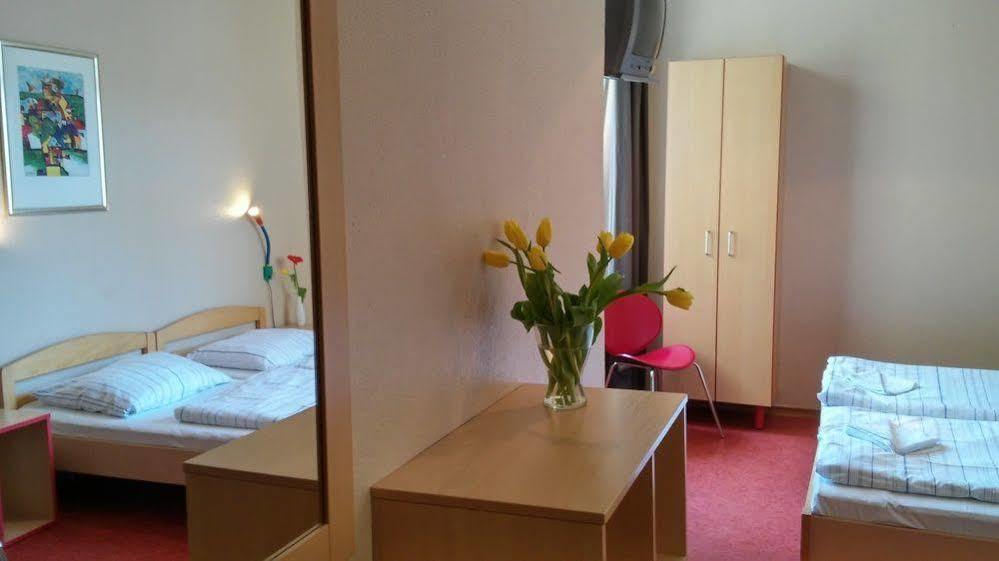 Acama Hotel & Hostel Schoeneberg เบอร์ลิน ภายนอก รูปภาพ